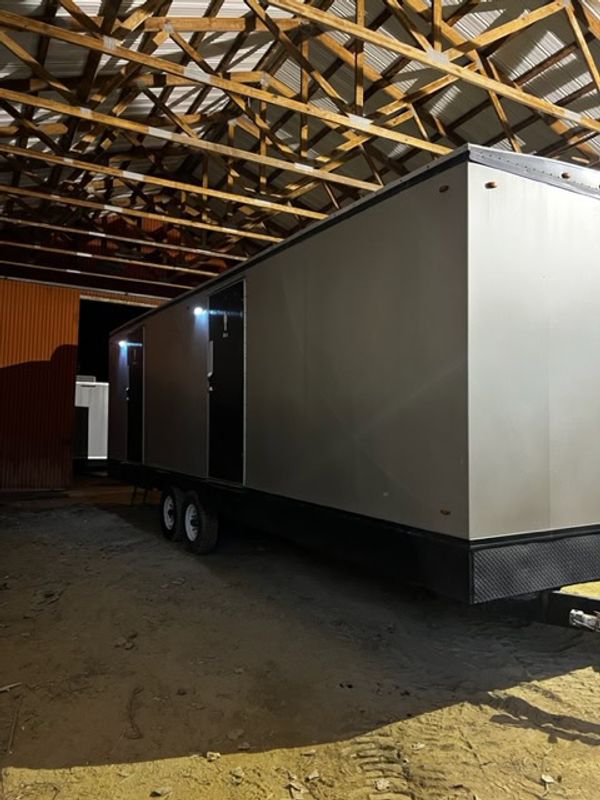 Royal Cargo – Restroom Trailer