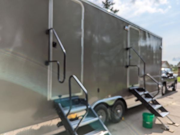 RT Trailers – Restroom Trailer