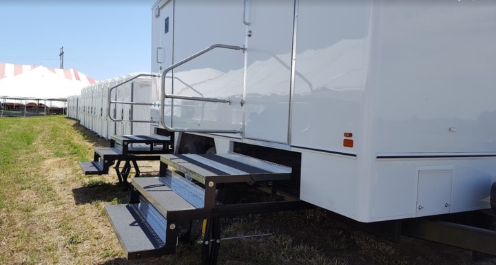Mobile trailers with external steps.